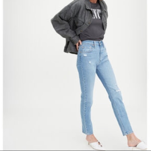 Levi's Classic 501 Skinny Denim Jeans in Light Blue Wash - Picture 1 of 16
